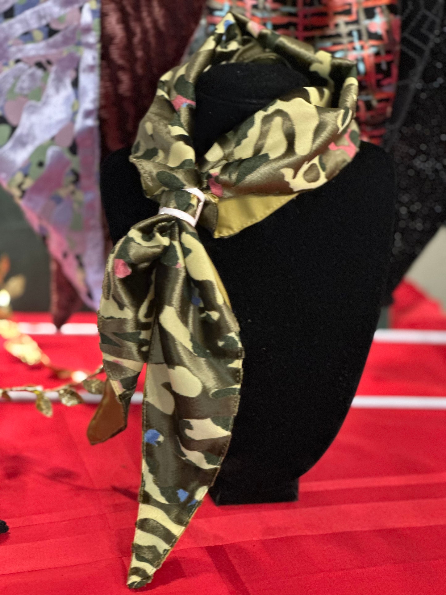 Foulard con chiusura ad anello