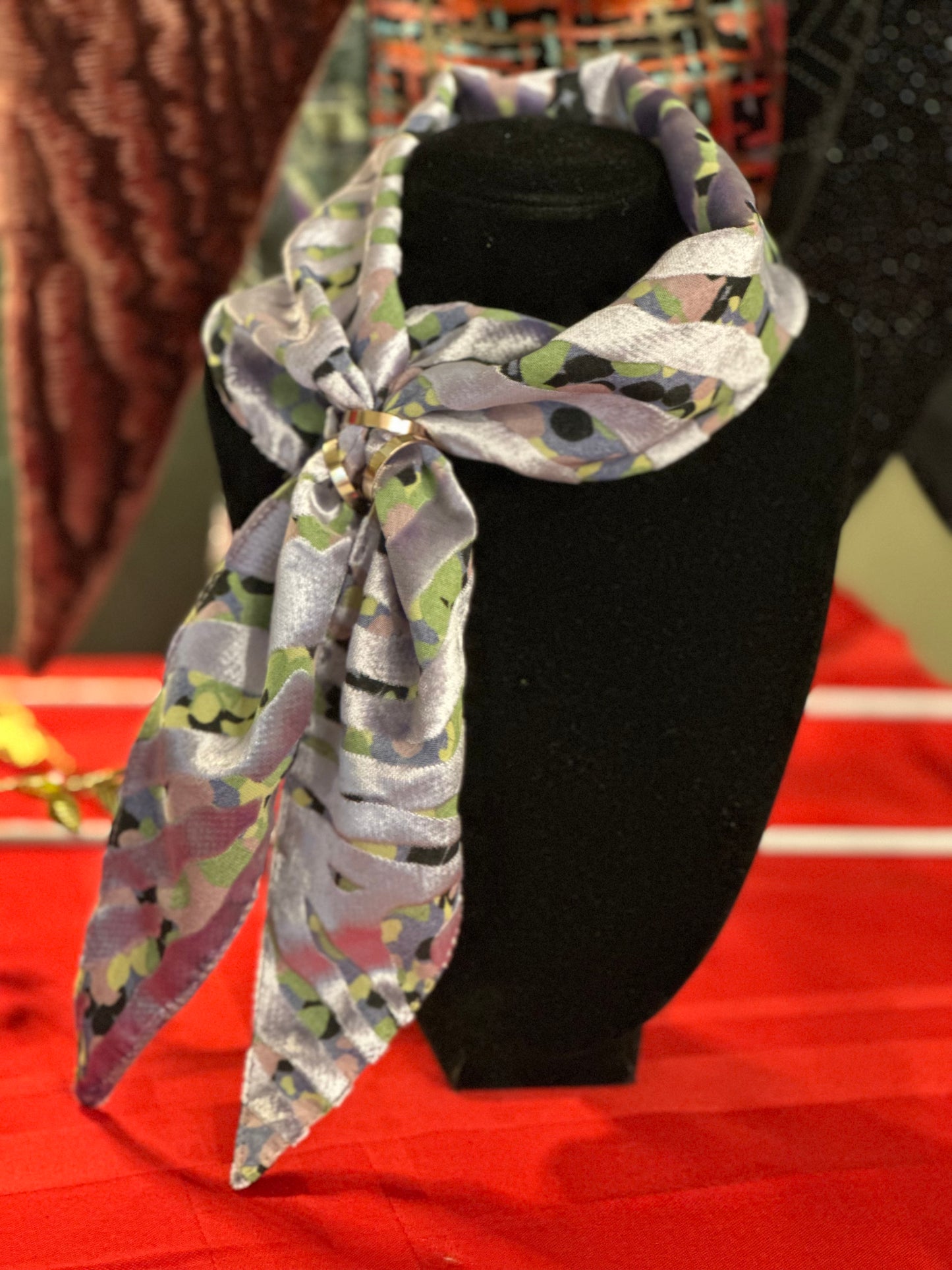 Foulard con chiusura ad anello