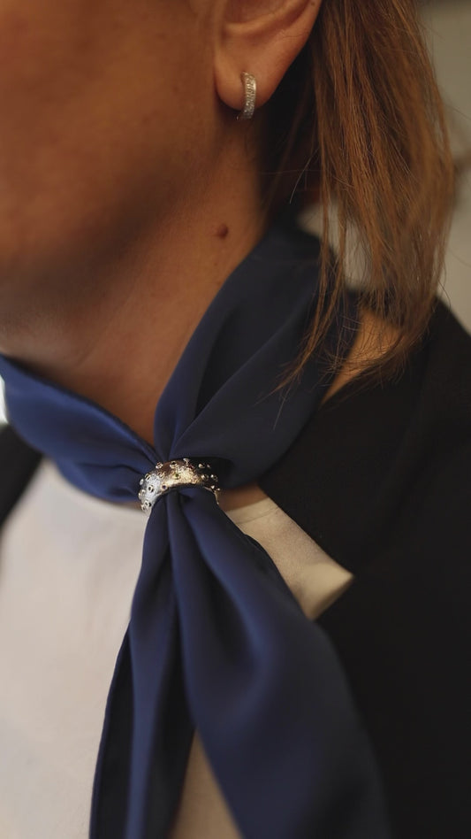 Foulard con chiusura ad anello